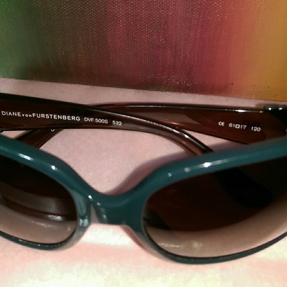 Diane Von Furstenberg Sunglasses - Picture 8 of 8